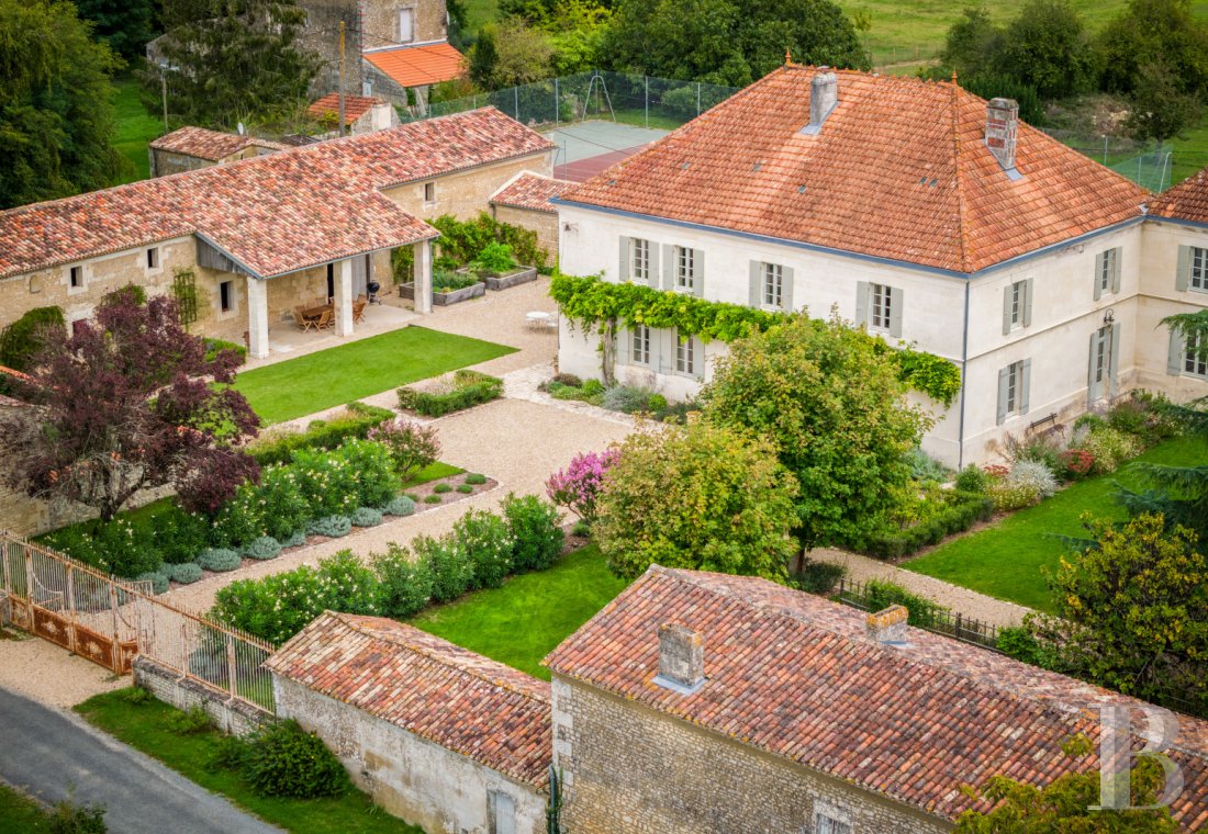 En Charente-Maritime, entre Saintes et Royan, un ancien domaine viticole converti en maison de famille - photo  n°5